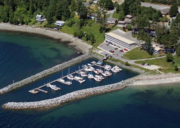 Beach Gardens Resort&Marina